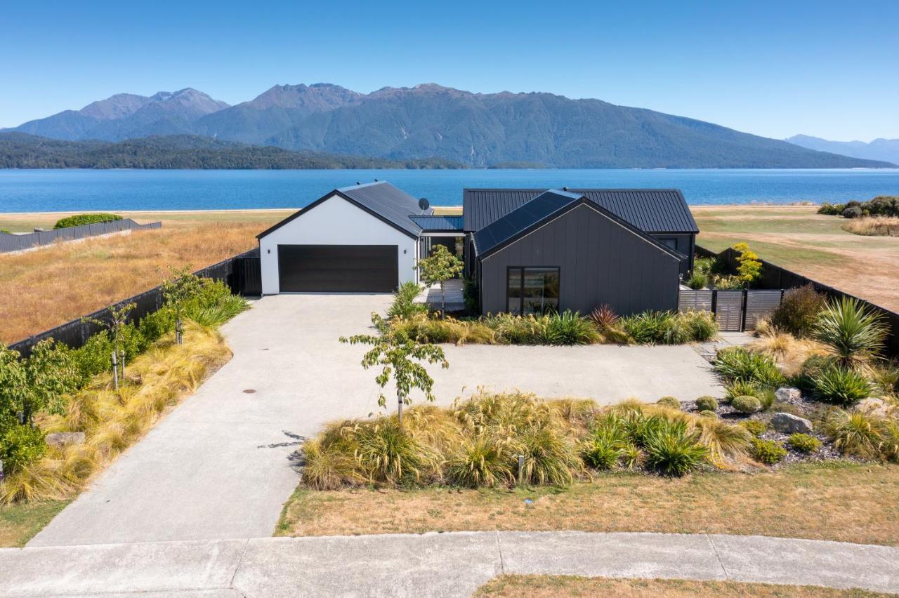 Lake House - Te Anau Holiday Home Kültér fotó
